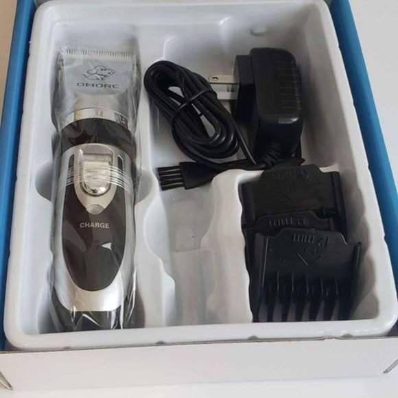 Professional Dog Hair Clipper and Grooming Kit - Picture 2 of 4